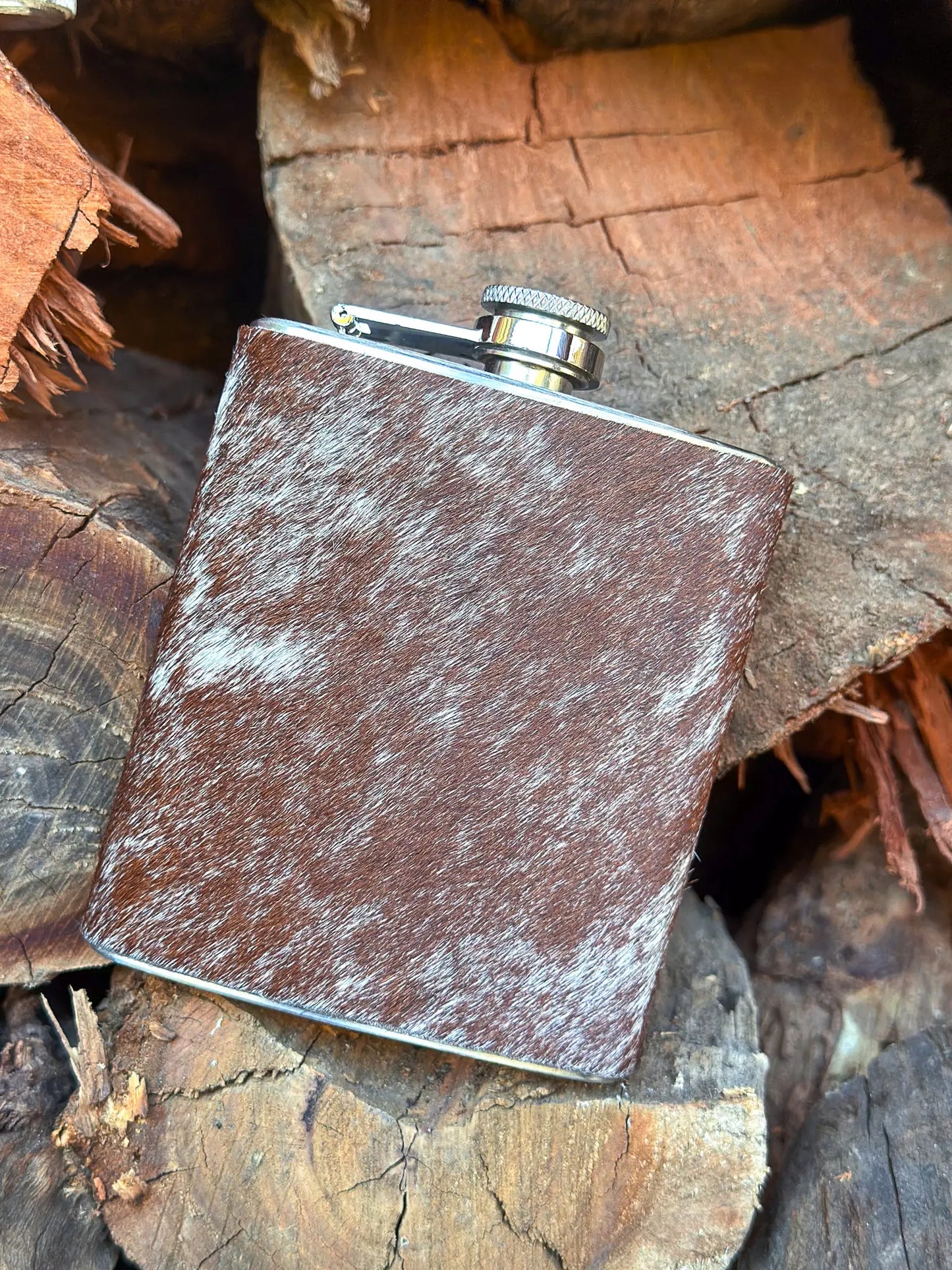 Hide & Sip Flask Aus Wild Clothing Co