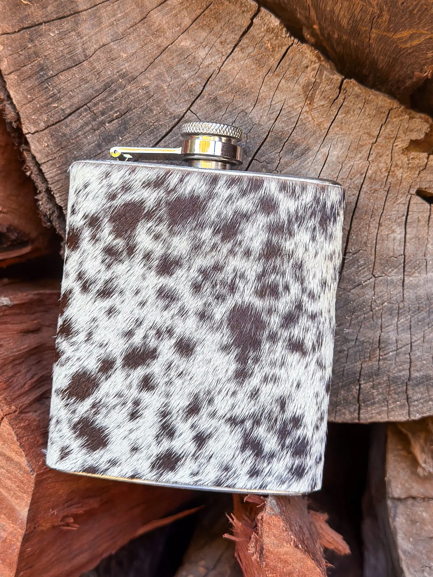 Hide & Sip Flask Aus Wild Clothing Co