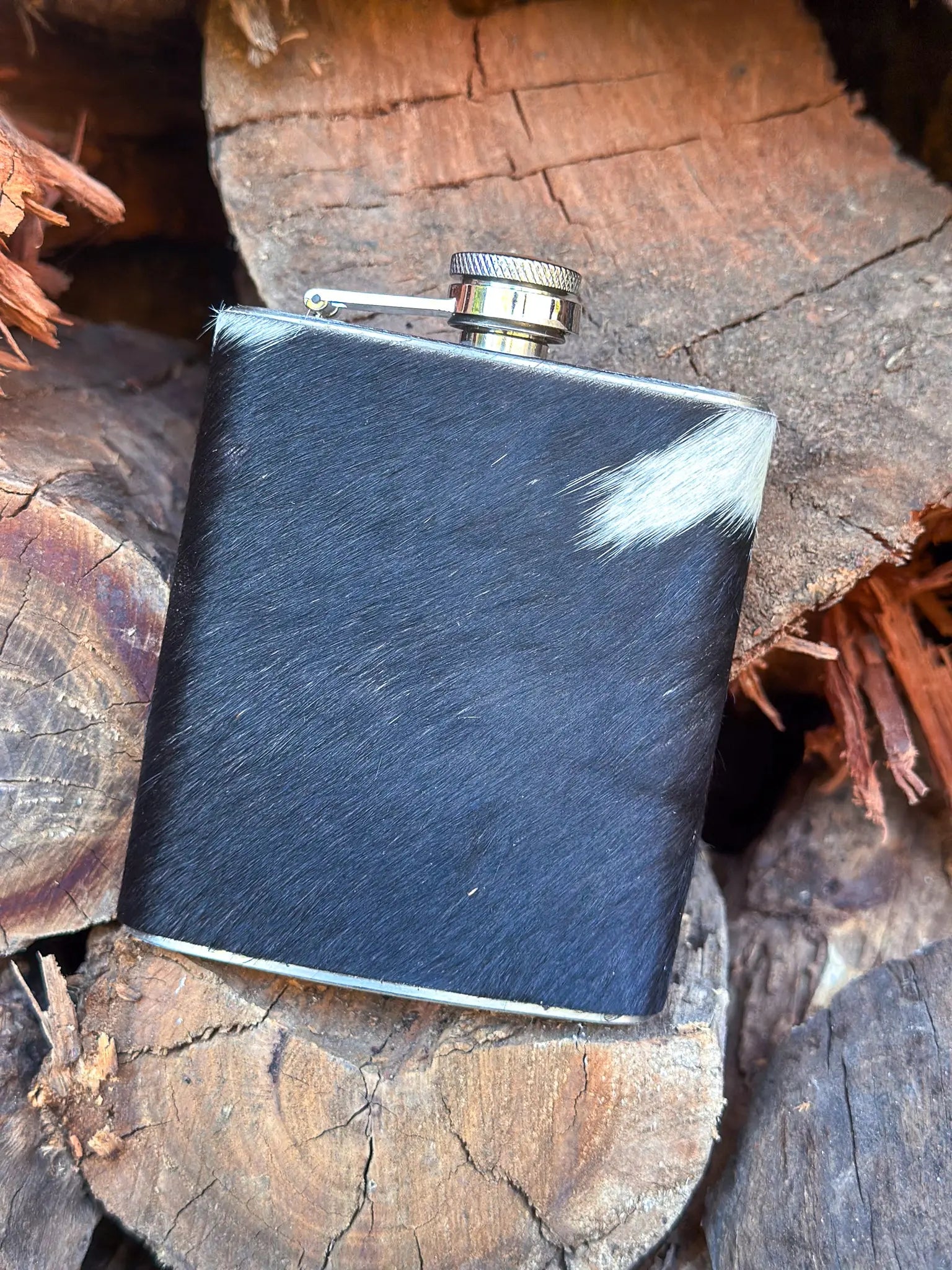 Hide & Sip Flask Aus Wild Clothing Co