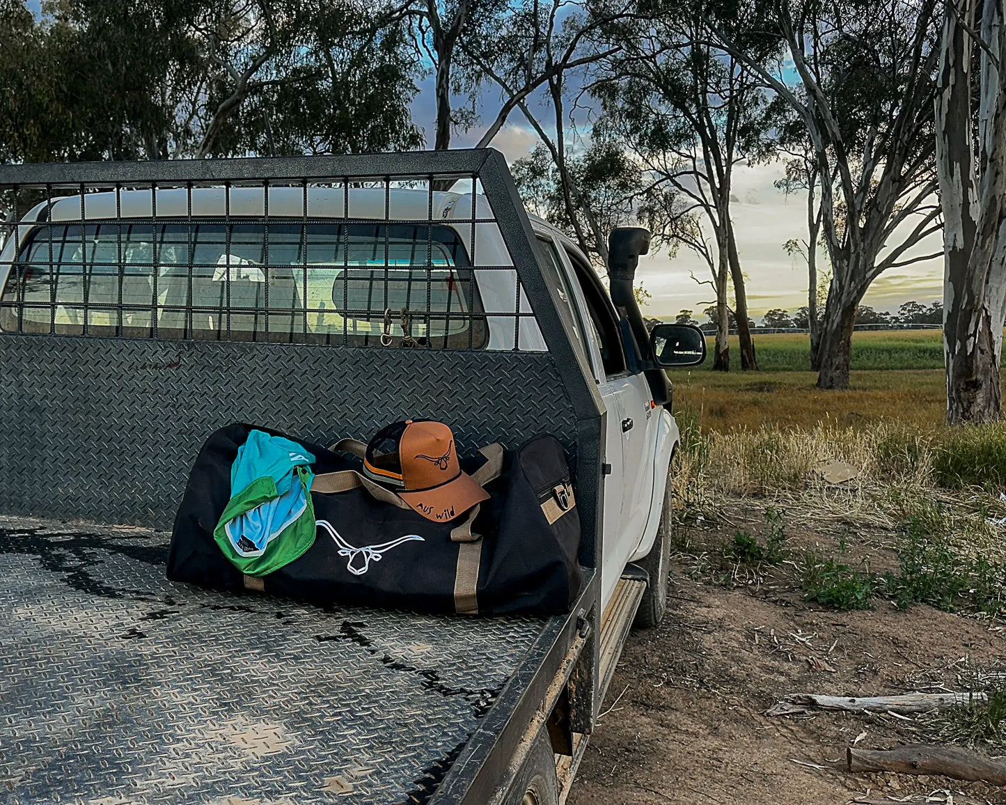 Rosebud Duffle Bag - Black Aus Wild Clothing Co